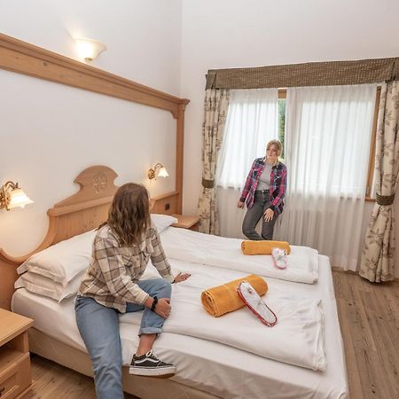 Wellness Hotel Lupo Bianco Canazei Luaran gambar