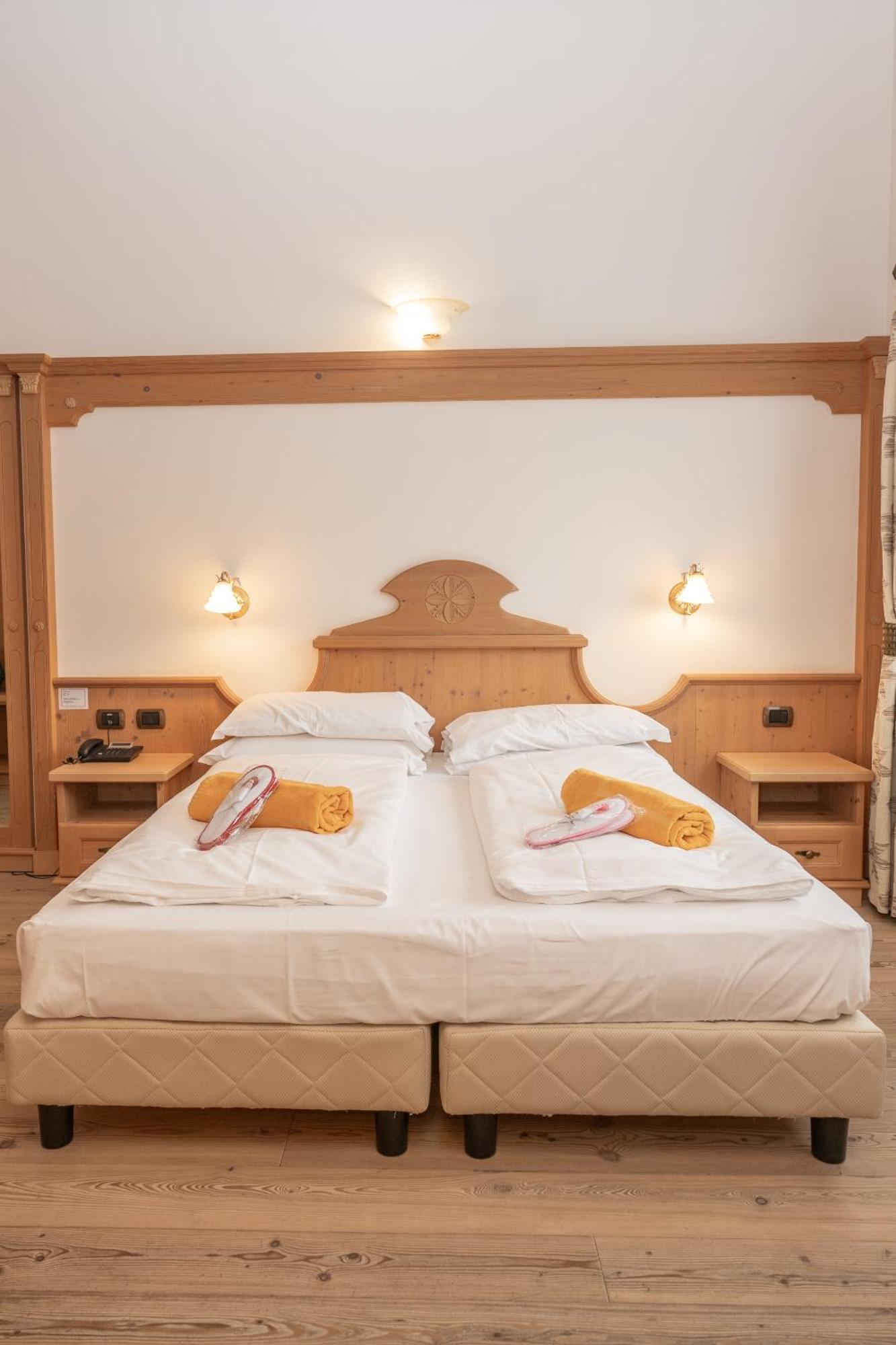 Wellness Hotel Lupo Bianco Canazei Luaran gambar