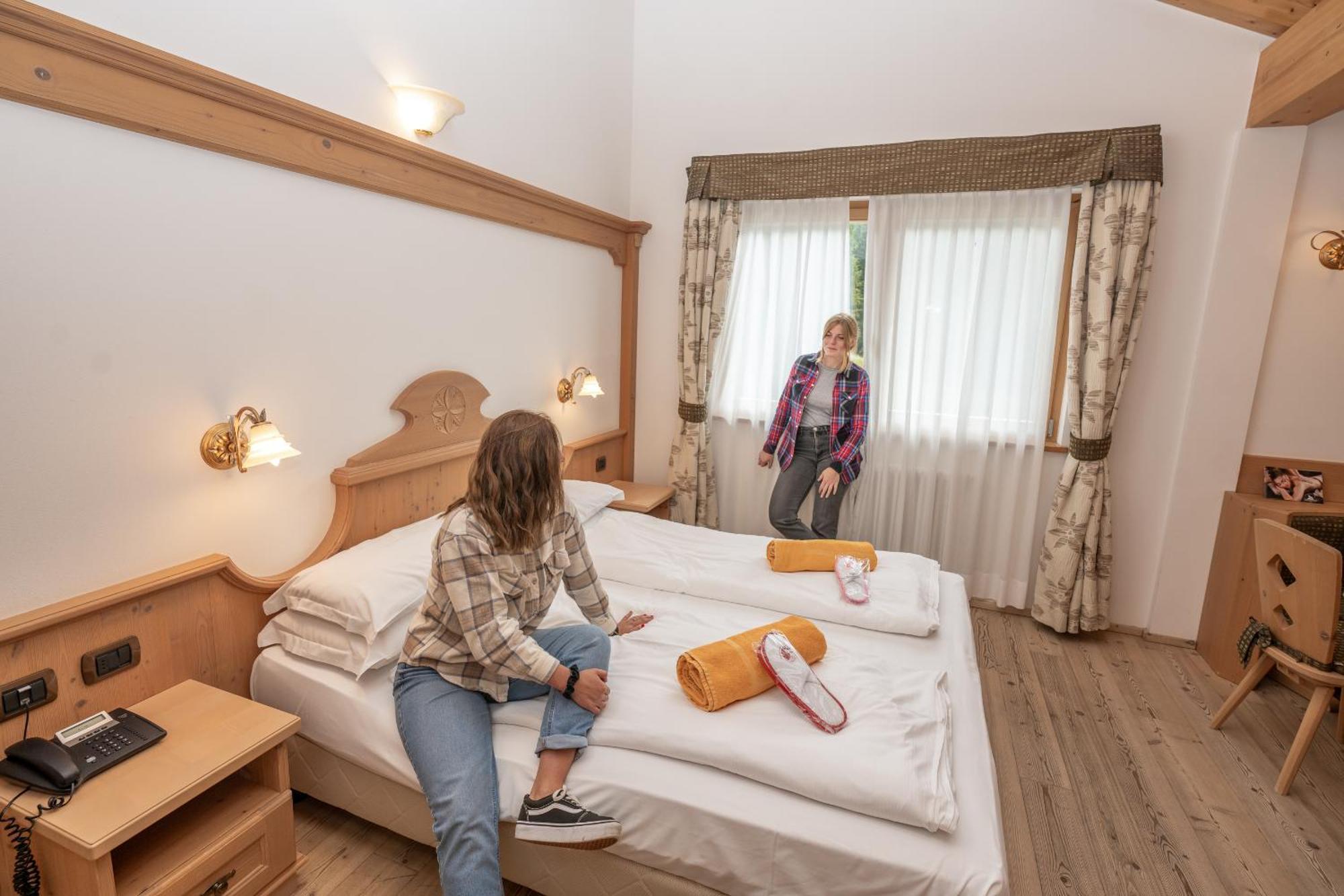 Wellness Hotel Lupo Bianco Canazei Luaran gambar
