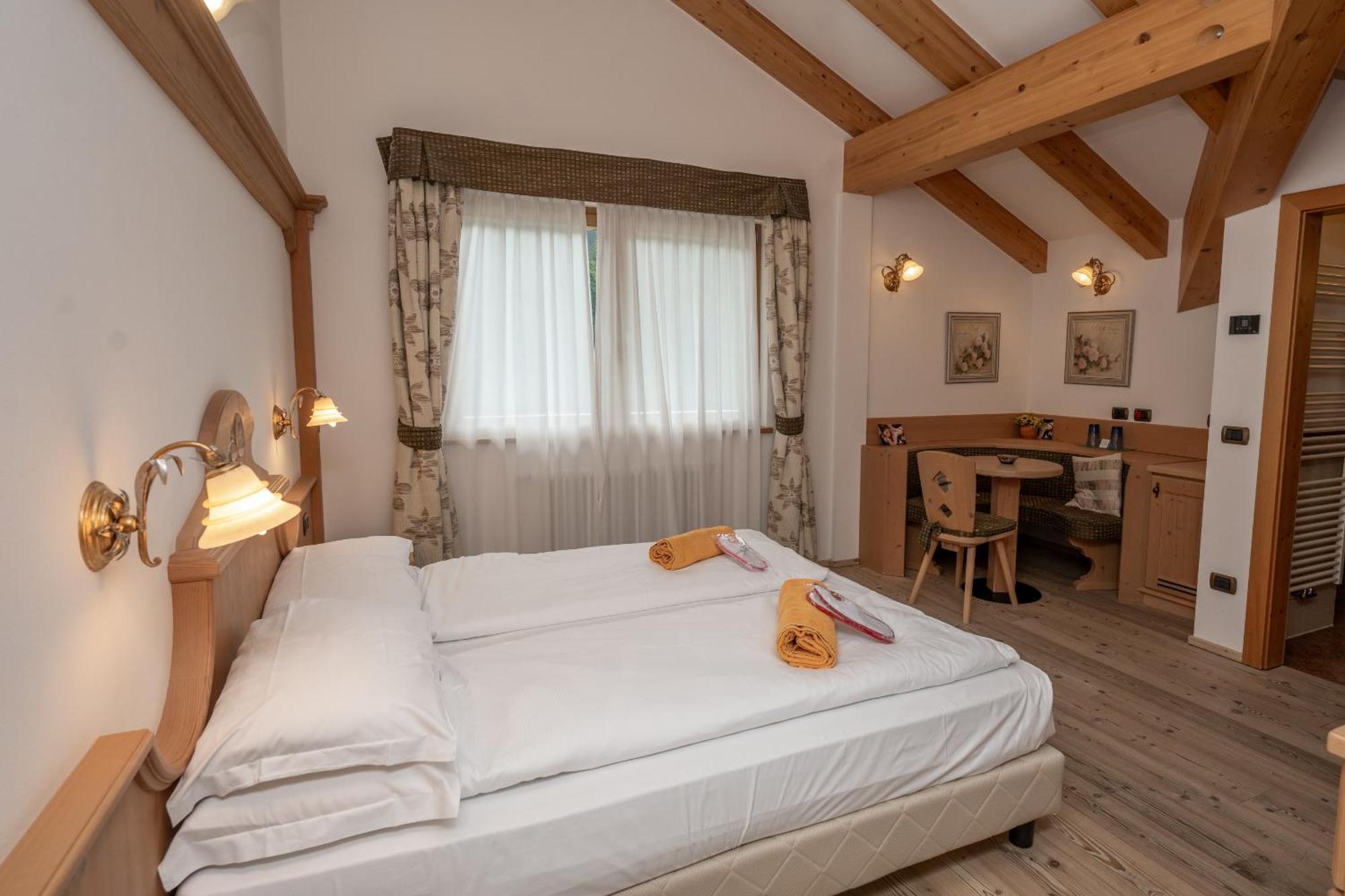 Wellness Hotel Lupo Bianco Canazei Luaran gambar