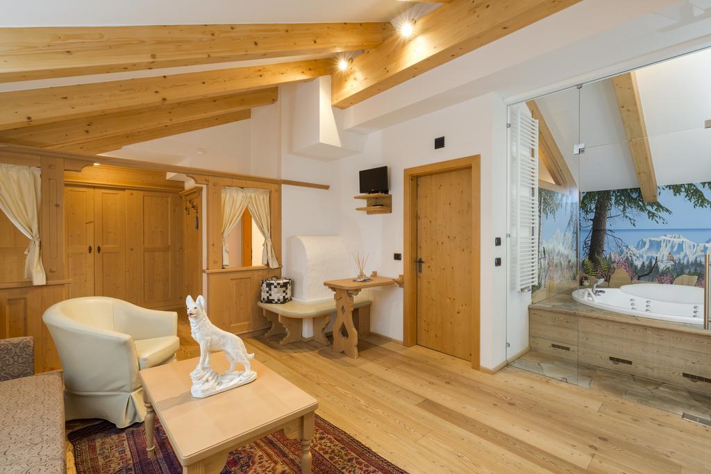Wellness Hotel Lupo Bianco Canazei Luaran gambar